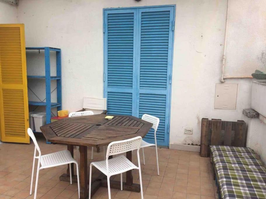 Apartamento Super Sunny Penthouse With Terrace Roma Exterior foto