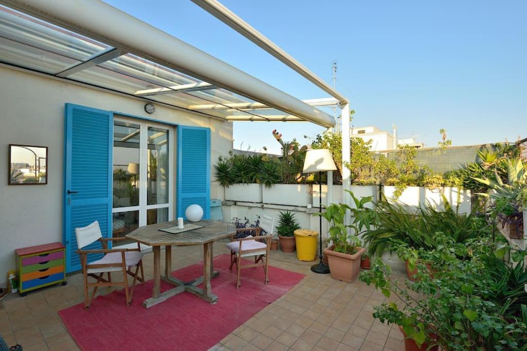 Apartamento Super Sunny Penthouse With Terrace Roma Exterior foto