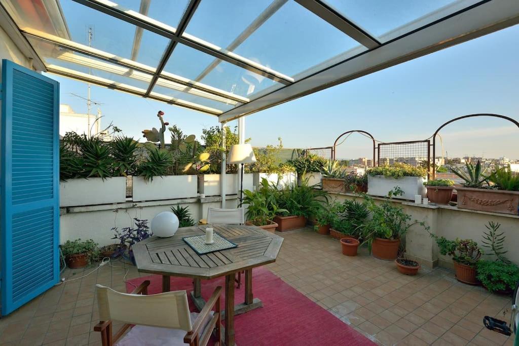 Apartamento Super Sunny Penthouse With Terrace Roma Exterior foto